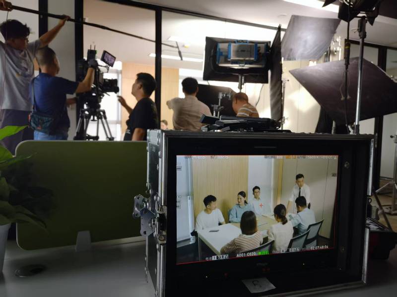 科尔沁右翼中旗TVC拍摄公司：科技产品视觉化大师，诠释未来感与功能美学